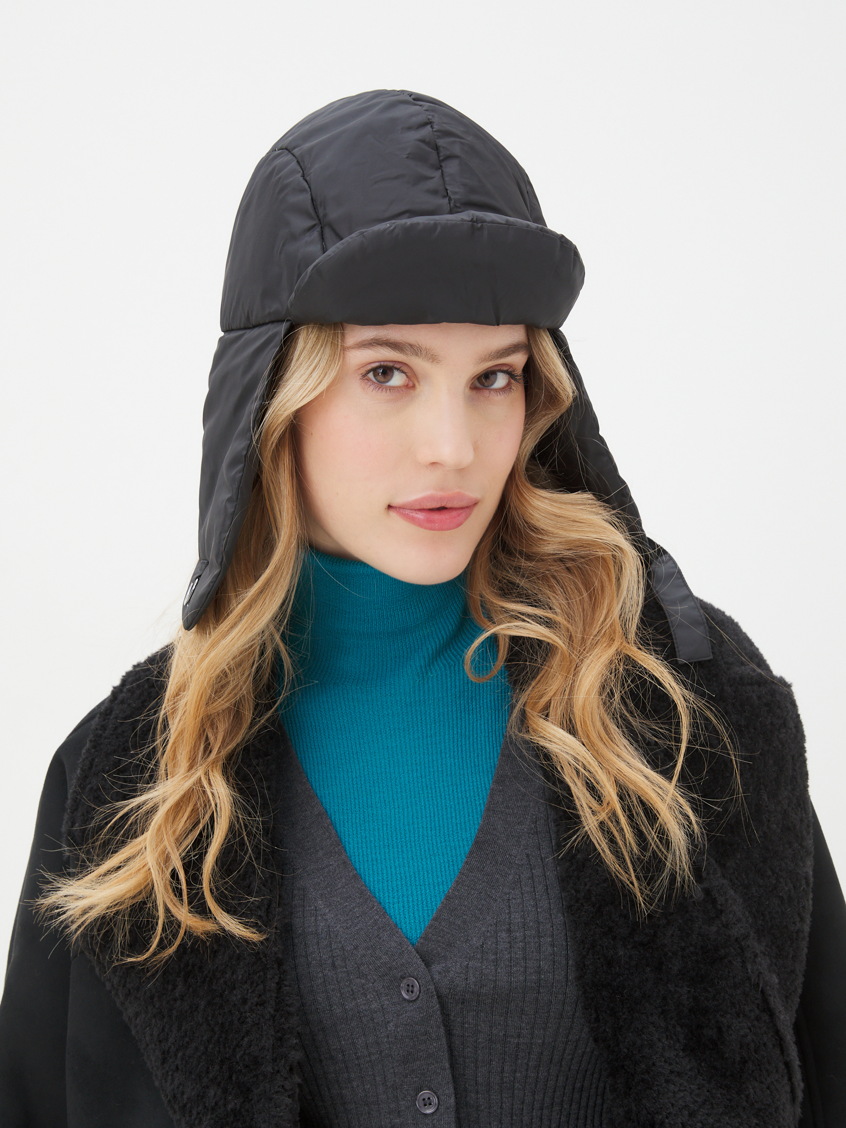 1196 р. 3070 р. Женская шапка MAISON DAVID