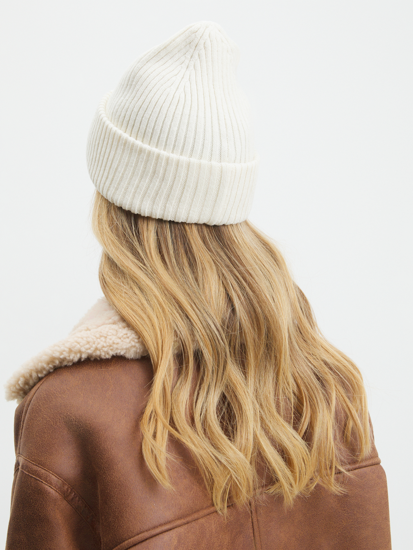 2048 р. 4500 р. Женская шапка CALZETTI