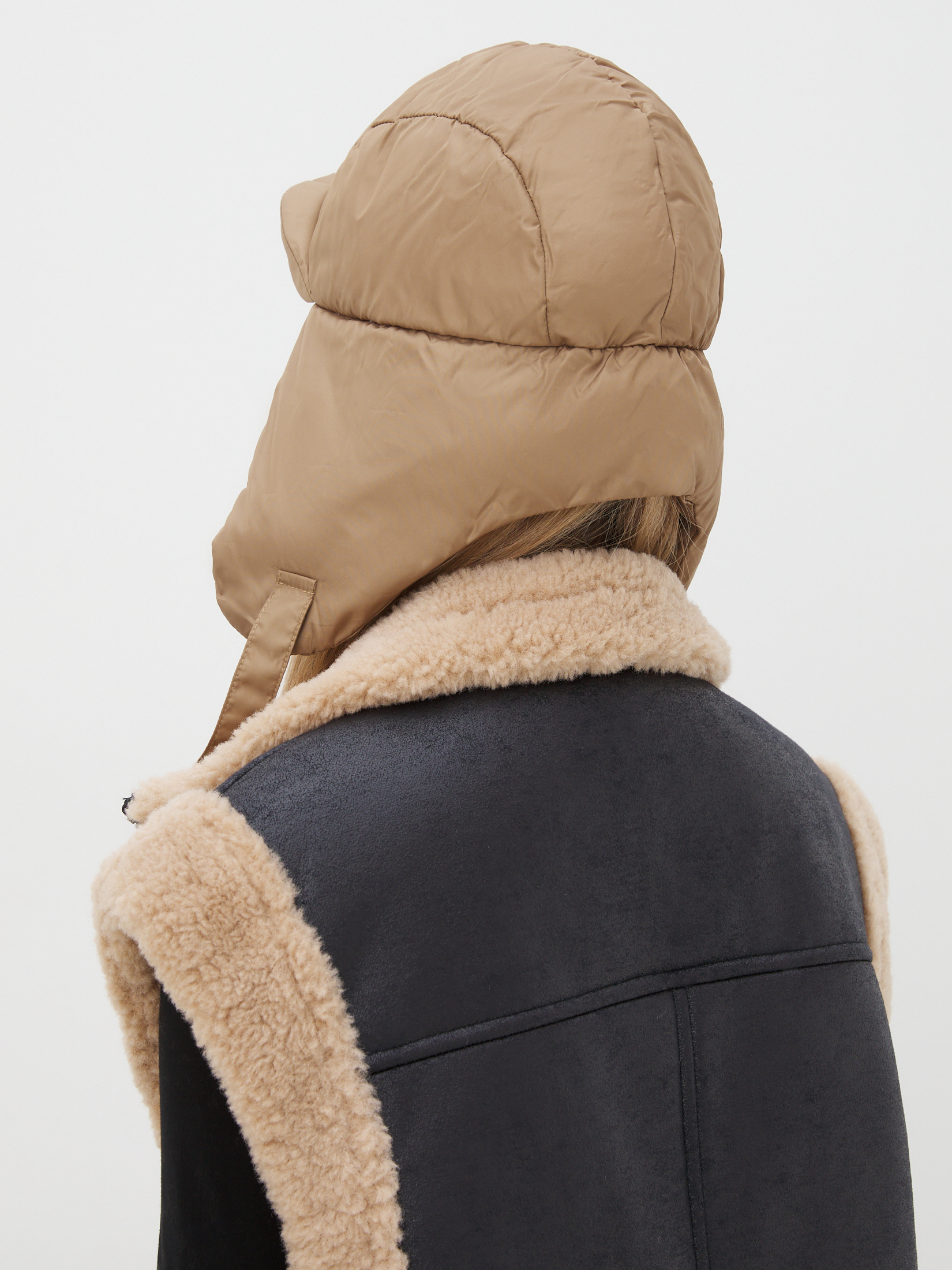 1196 р. 3070 р. Женская шапка MAISON DAVID