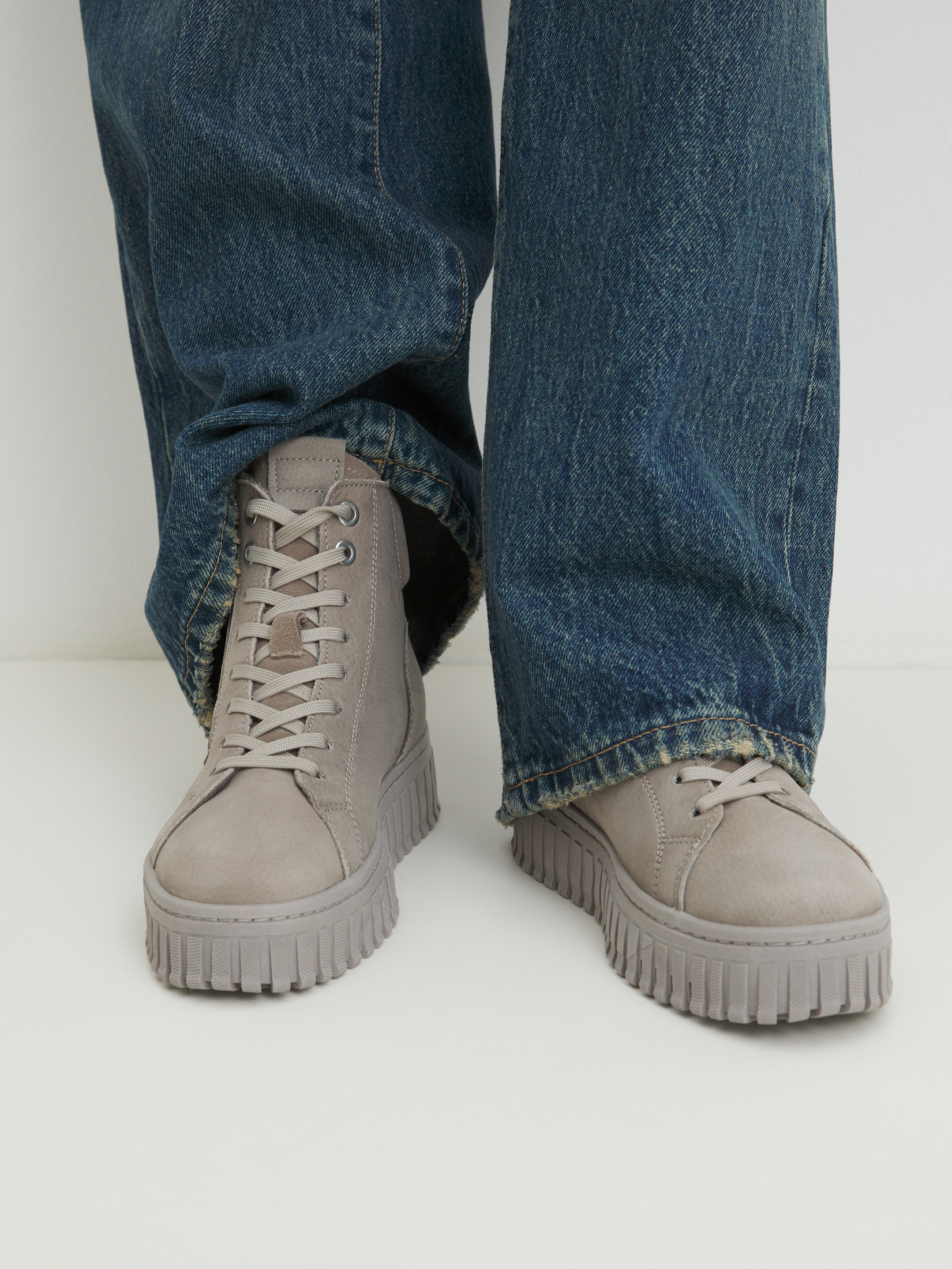 9120 р. 16000 р. Женские высокие кеды TAMARIS MINORA