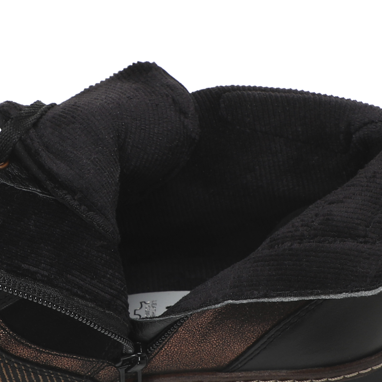 8265 р. 14500 р. Женские высокие кеды TAMARIS INSA