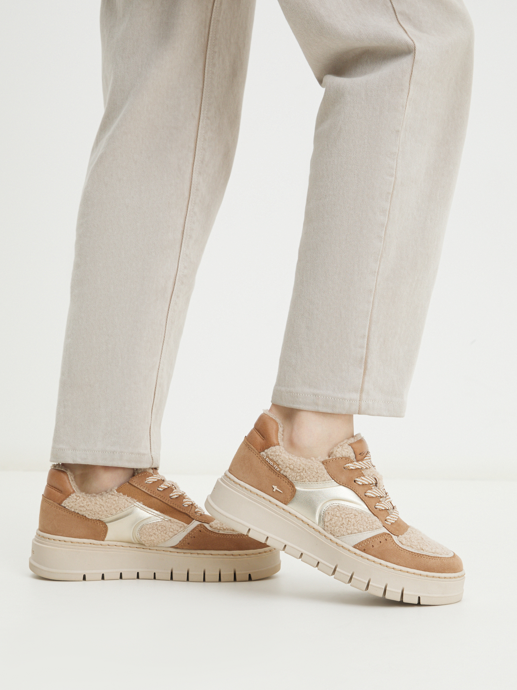 8550 р. 15000 р. Женские кеды TAMARIS INSA