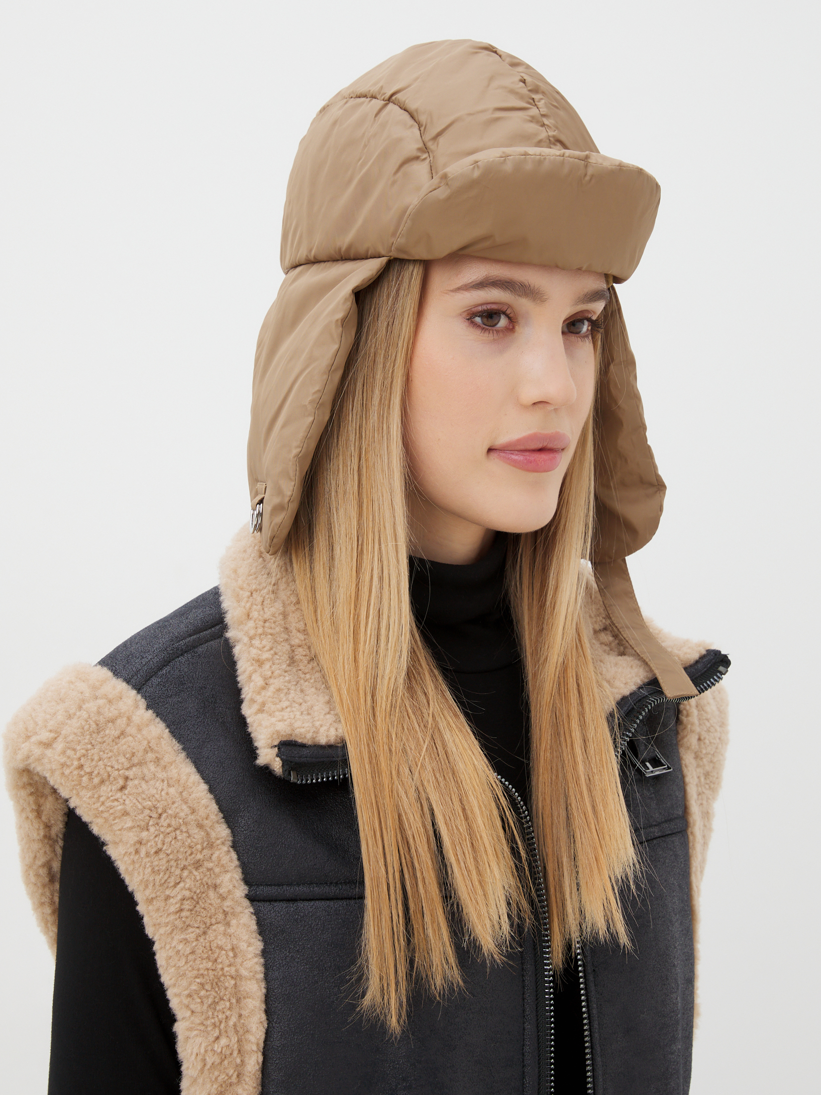 1196 р. 3070 р. Женская шапка MAISON DAVID