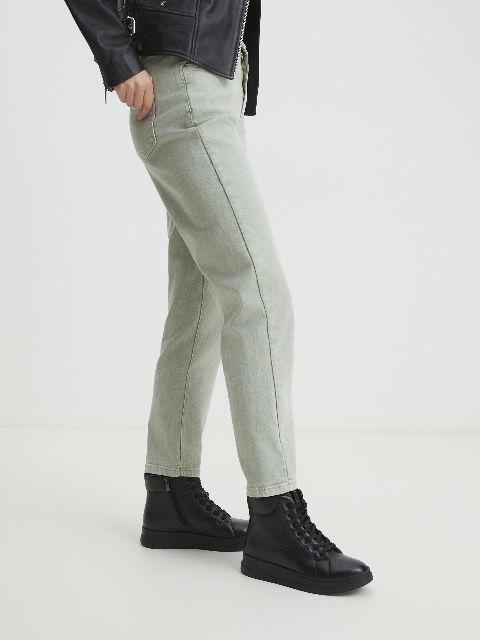 8123 р. 14250 р. Женские высокие кеды TAMARIS