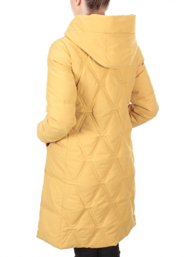 2158 MUSTARD Пальто зимнее облегченное  женское YINGPENG (150 гр. холлофайбер)