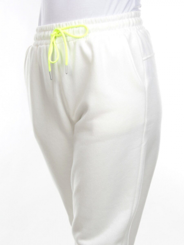 M073 WHITE Брюки спортивные женские на флисе (85% хлопок, 10% полиэстер, 5% спандекс) 7986