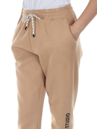 M053 BEIGE Брюки спортивные утепленные женские (85% хлопок, 10% полиэстер, 5% спандекс)