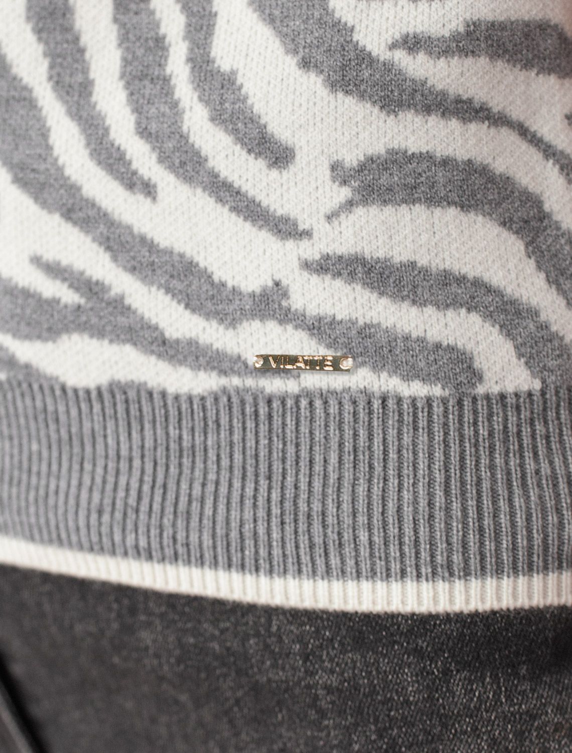 Джемпер жаккардовой вязки с кашемиром D39.362 серый