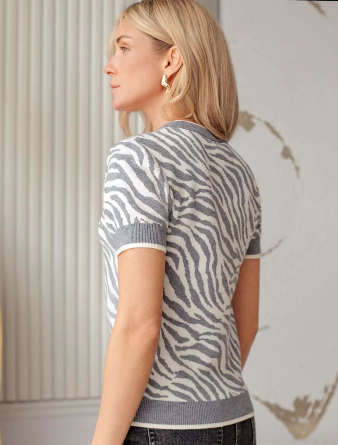 Джемпер жаккардовой вязки с кашемиром D39.362 серый