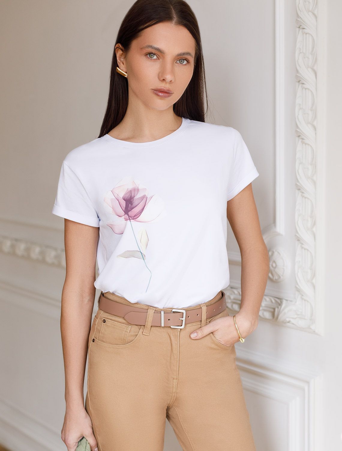 Ст.цена 1390р Футболка из премиального хлопка с авторским принтом D49.097 белый_цветок