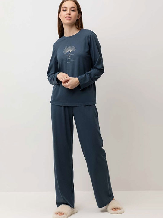 Пижама с брюками