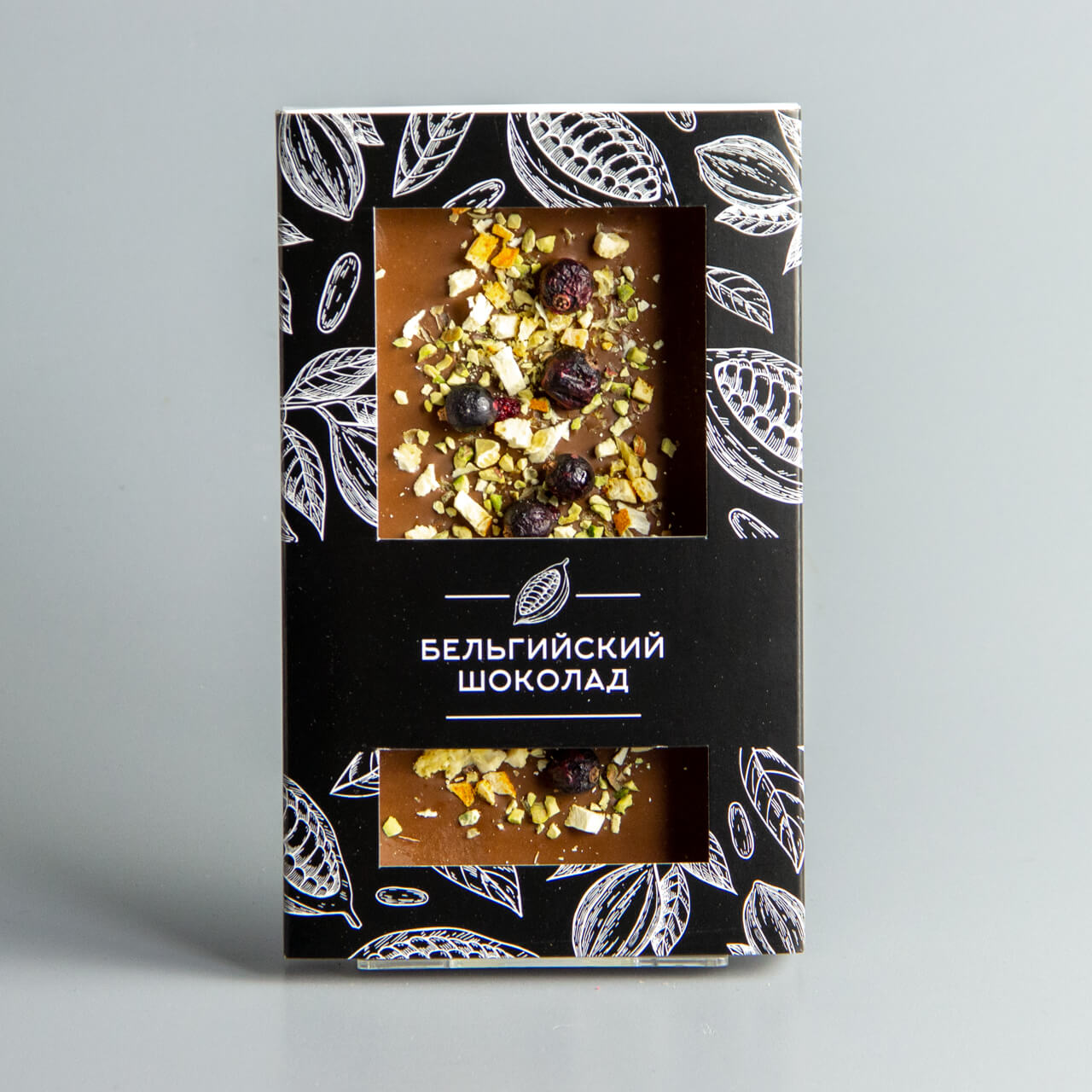 Молочный шоколад с апельсином, чёрной смородиной и фисташками #4