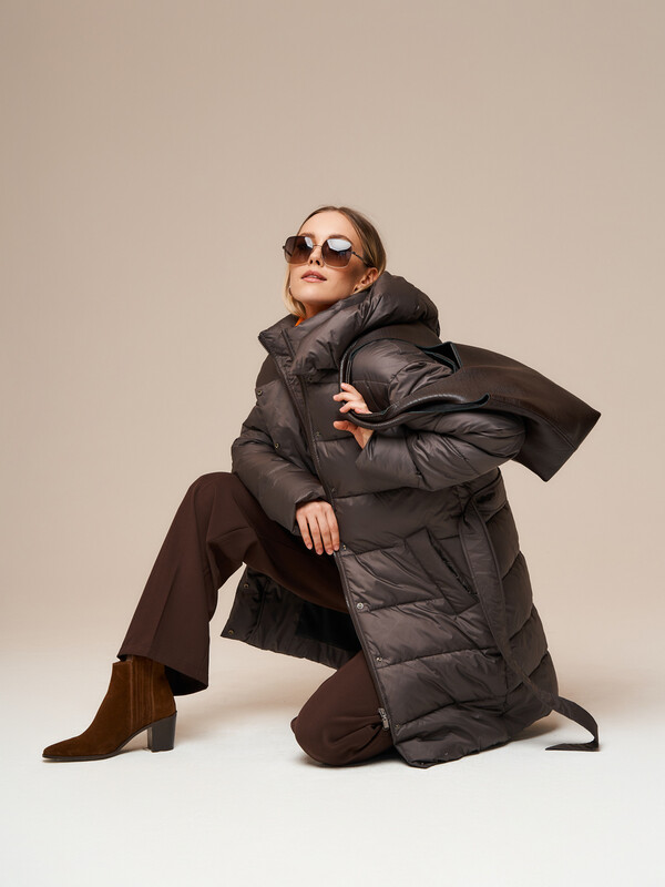 7004 р.  14183 р.  Пуховик женский коричневый