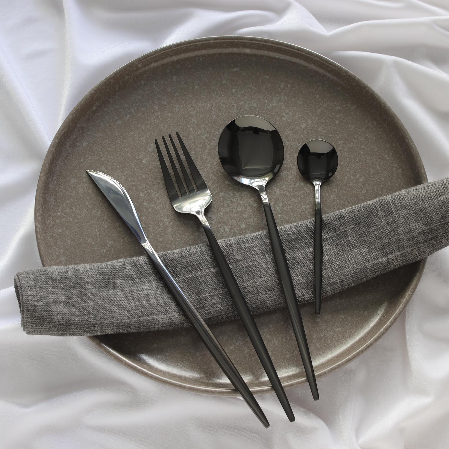 Набор столовых приборов 24 предмета на 6 персон из нержавеющей стали черный