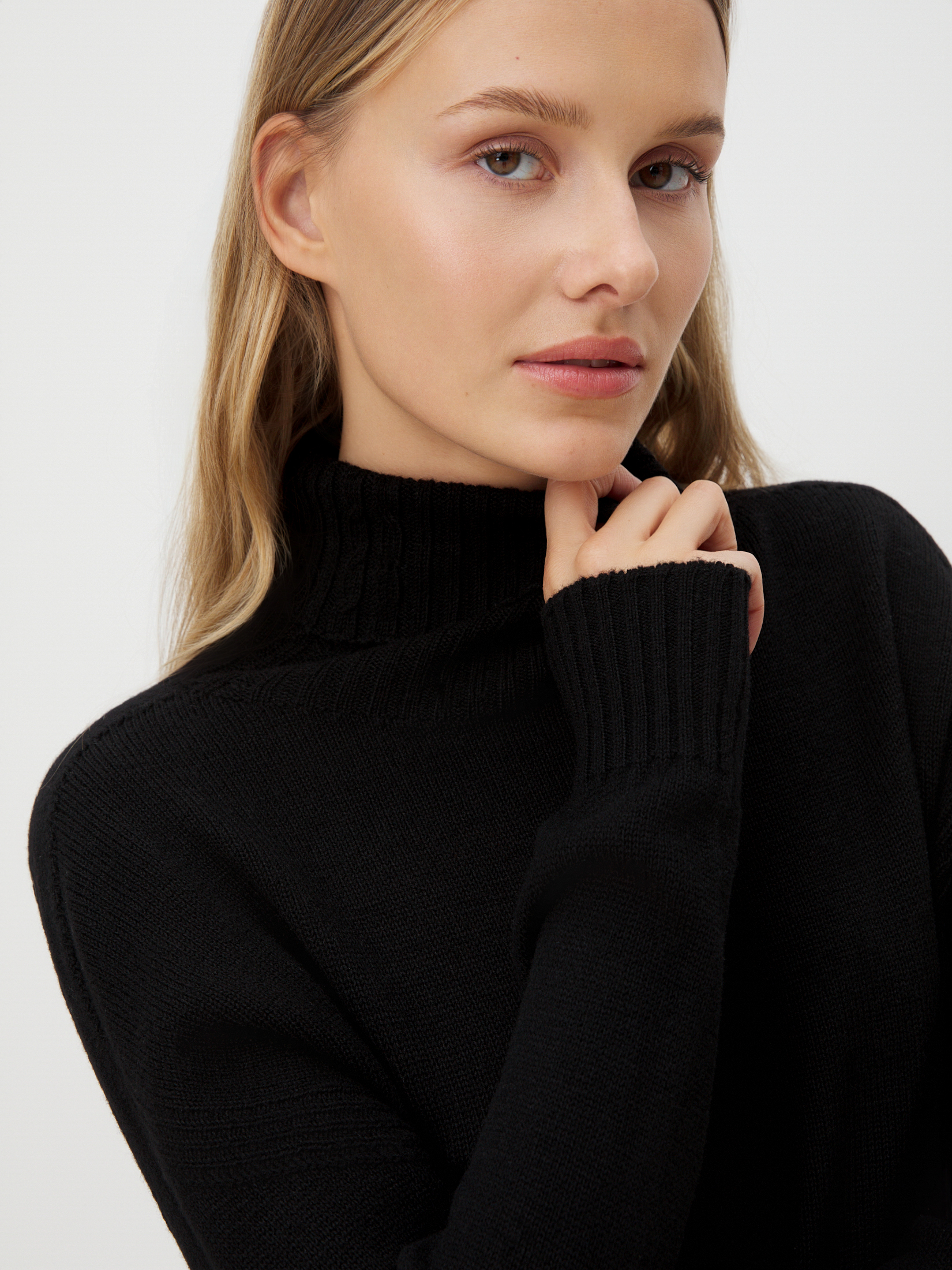 Женский бесшовный свитер MAISON DAVID 4112375, черный