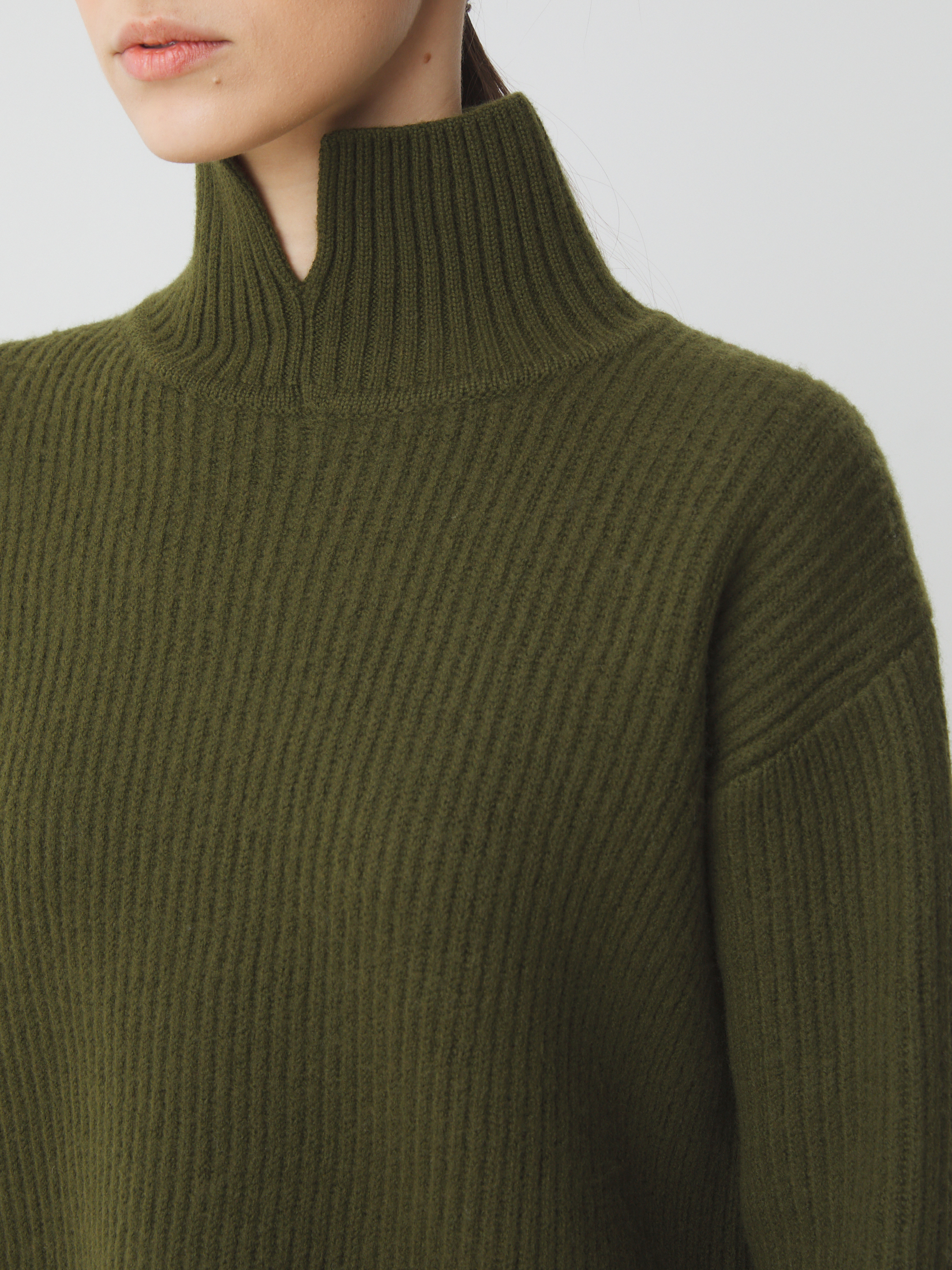 Женский свитер MAISON DAVID 4381929, хаки