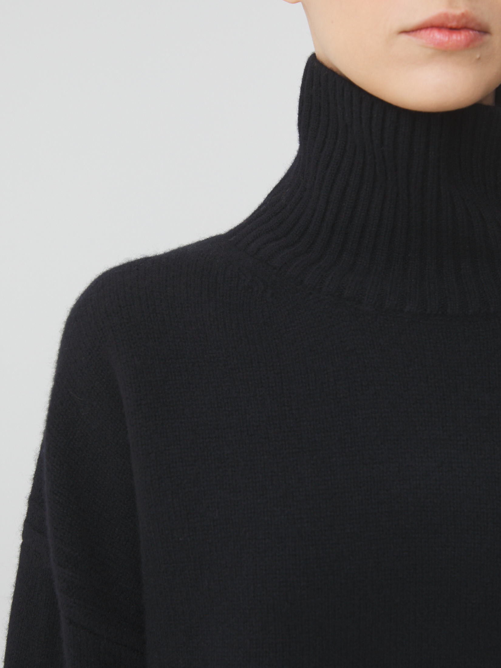 Женский свитер MAISON DAVID 4381788, черный