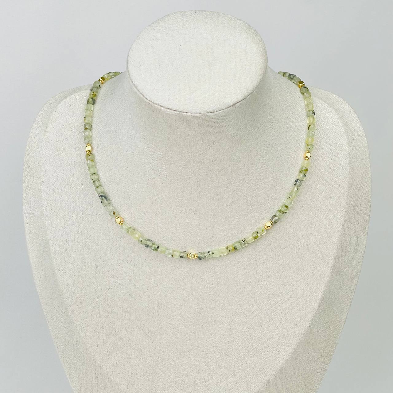 Радуга Самоцветов Колье из Пренита