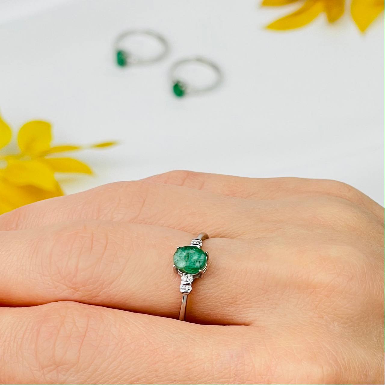 Радуга Самоцветов Кольцо регулируемое из зеленого Берилла (Изумруд)