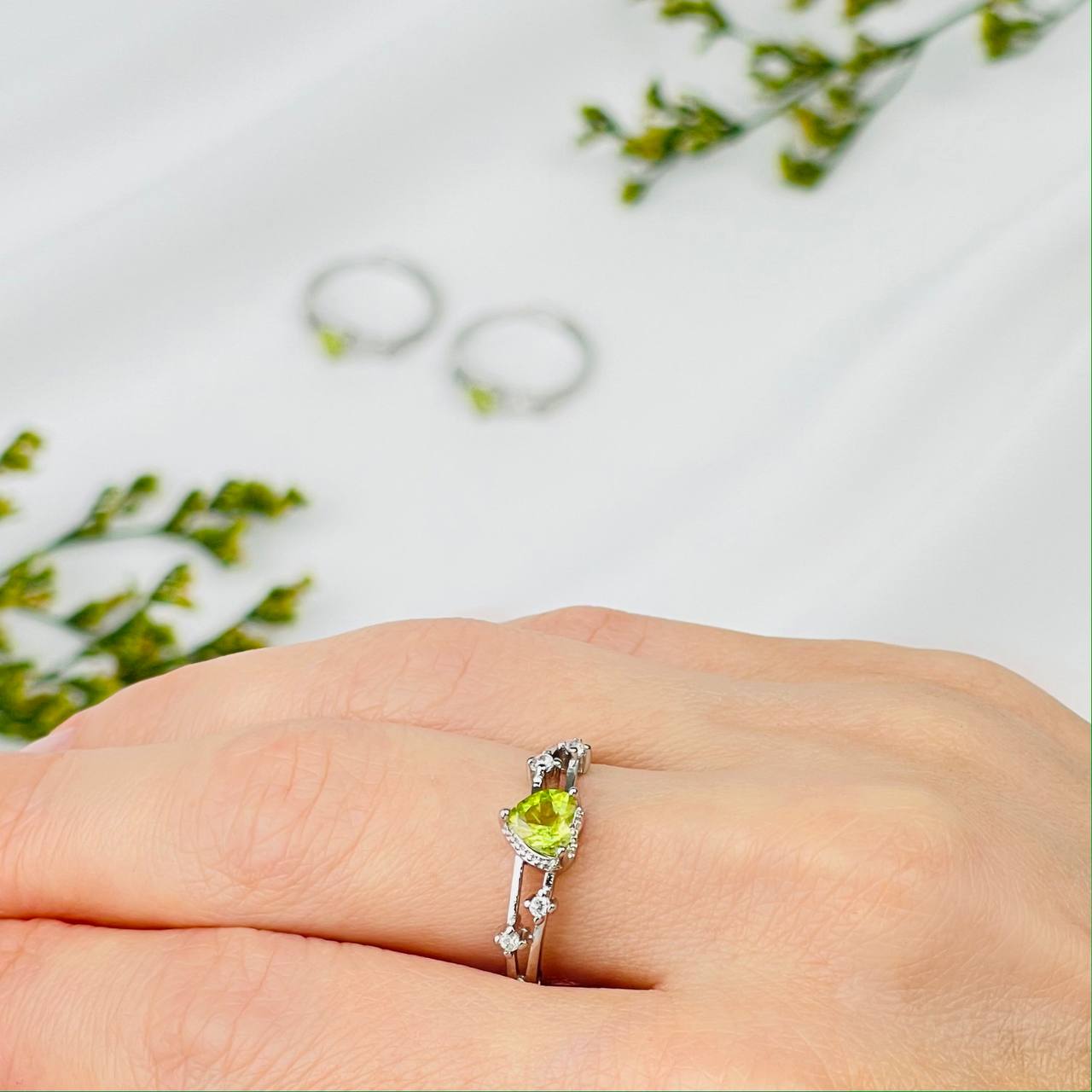 Радуга Самоцветов Кольцо регулируемое из Хризолита