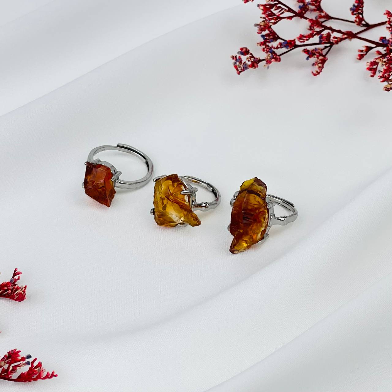 Радуга Самоцветов Кольцо регулируемое из необработанного Янтаря