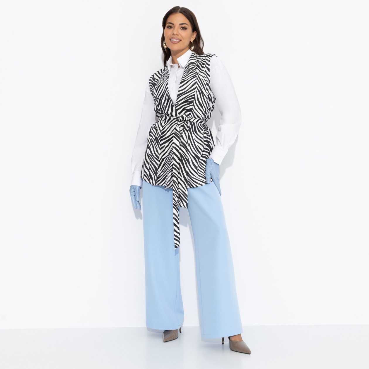 Ст.цена 1650р. Жилет с поясом, Настроена эффектно (монохром) 00000011900 Черный