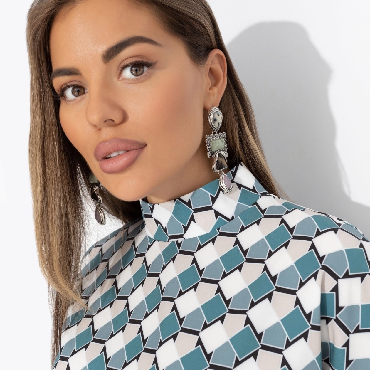 Блуза с воротником-стойкой, Вихрь комплиментов