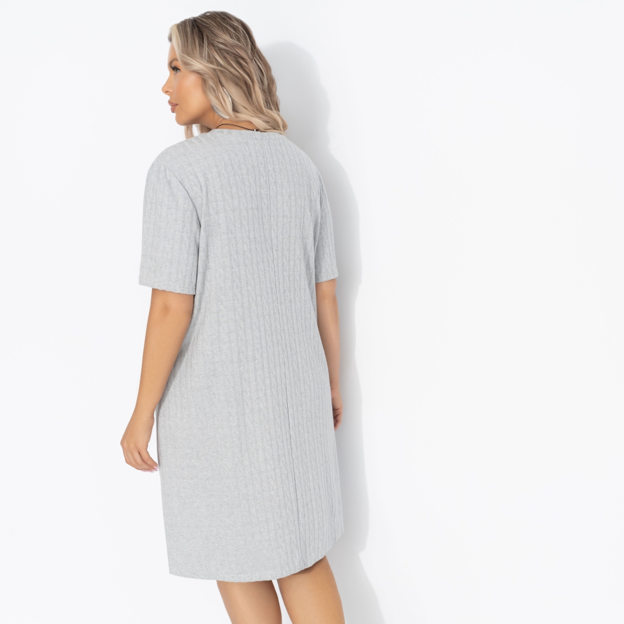 Платье из фактурного трикотажа, Иду красиво