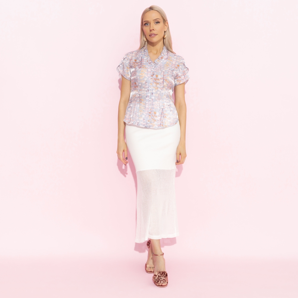 Блуза приталенного силуэта, Лёгкий шик, тяжёлый эффект (голубая)