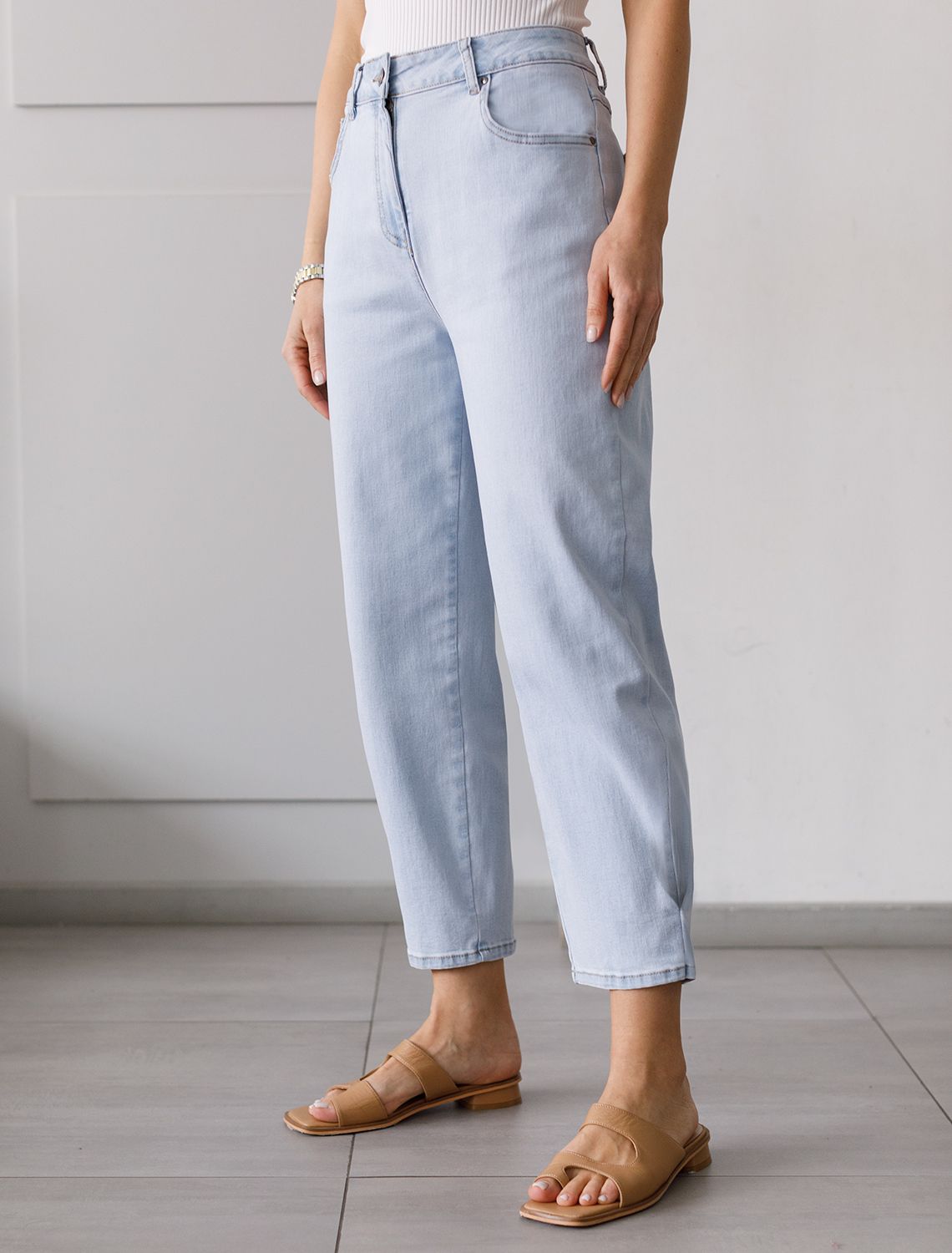 Ст.цена 2690р Джинсы из эластичного денима D54.108 светло-голубой