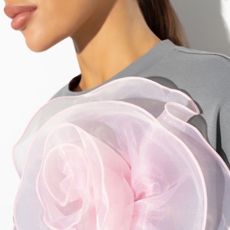 Ст.цена 1290р. Футболка, Летний каприз (с брошкой) 00000010720 Серый