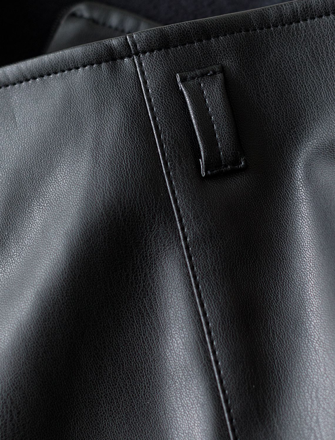 Юбка-карандаш из искусственной кожи D26.184 черный