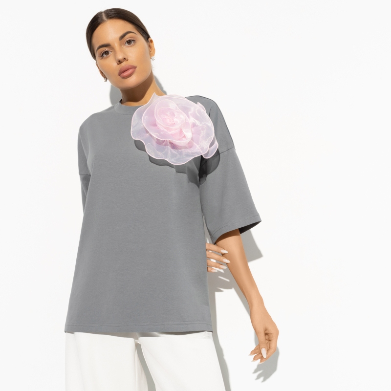 Ст.цена 1290р. Футболка, Летний каприз (с брошкой) 00000010720 Серый
