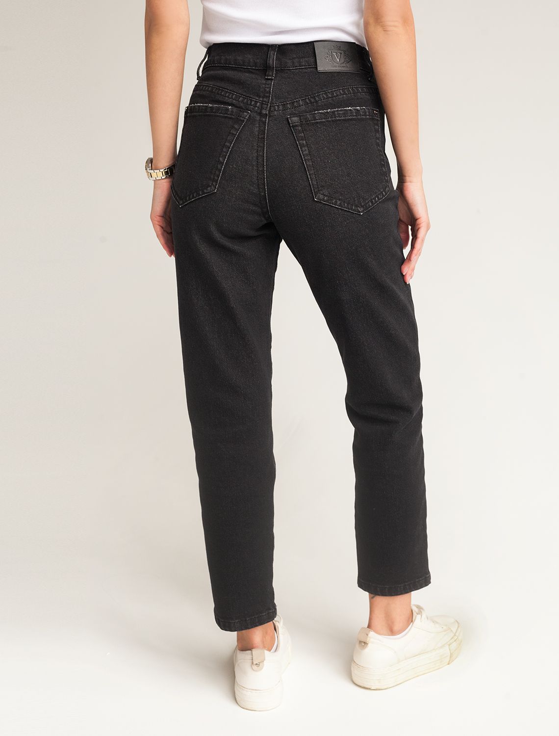 Ст.цена 2290р Джинсы mom-fit из денима со спандексом D54.246 черный