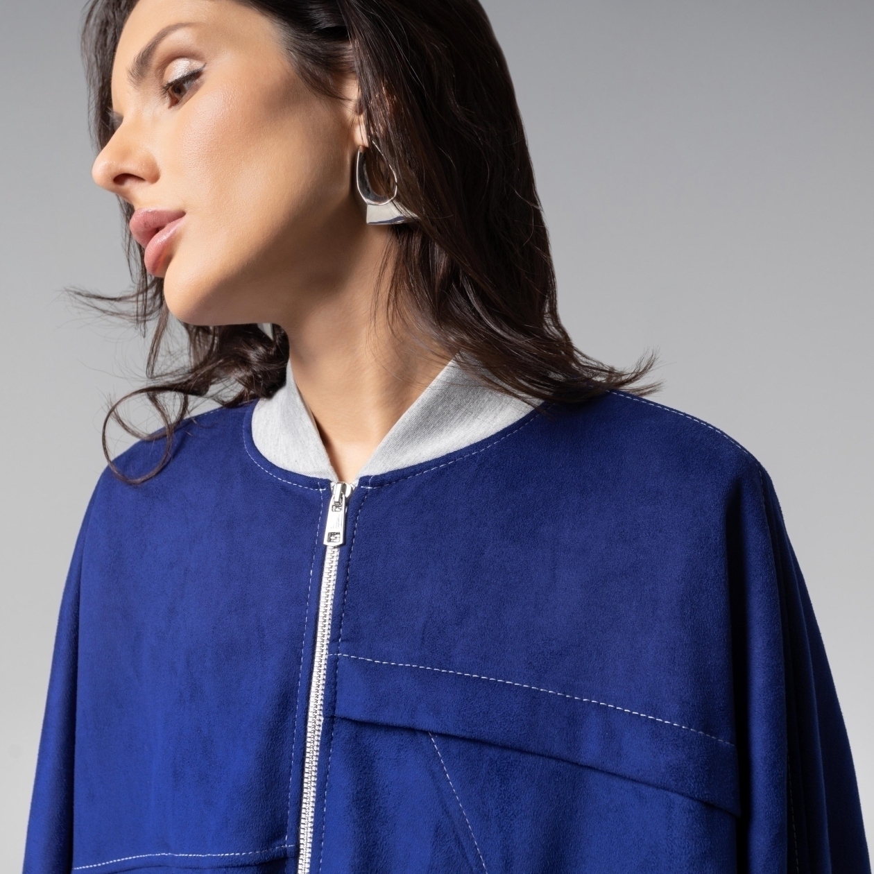 Бомбер объемного кроя с карманами, Стильное вложение (oversize, L-XL)