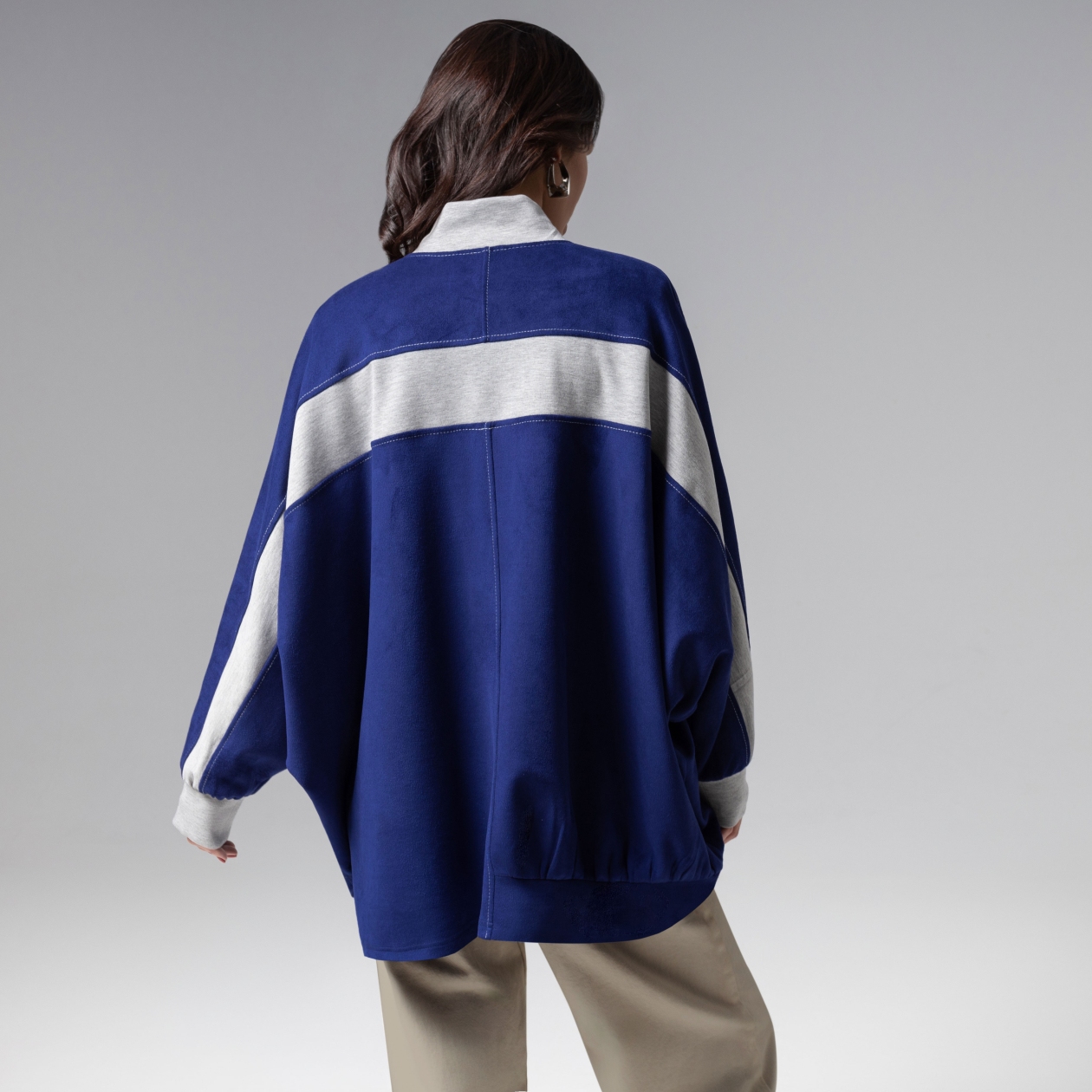 Бомбер объемного кроя с карманами, Стильное вложение (oversize, L-XL)