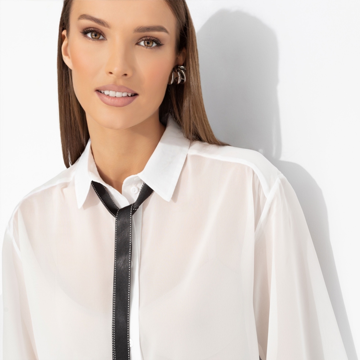 Блуза из полупрозрачной ткани, Работаю красиво (white)