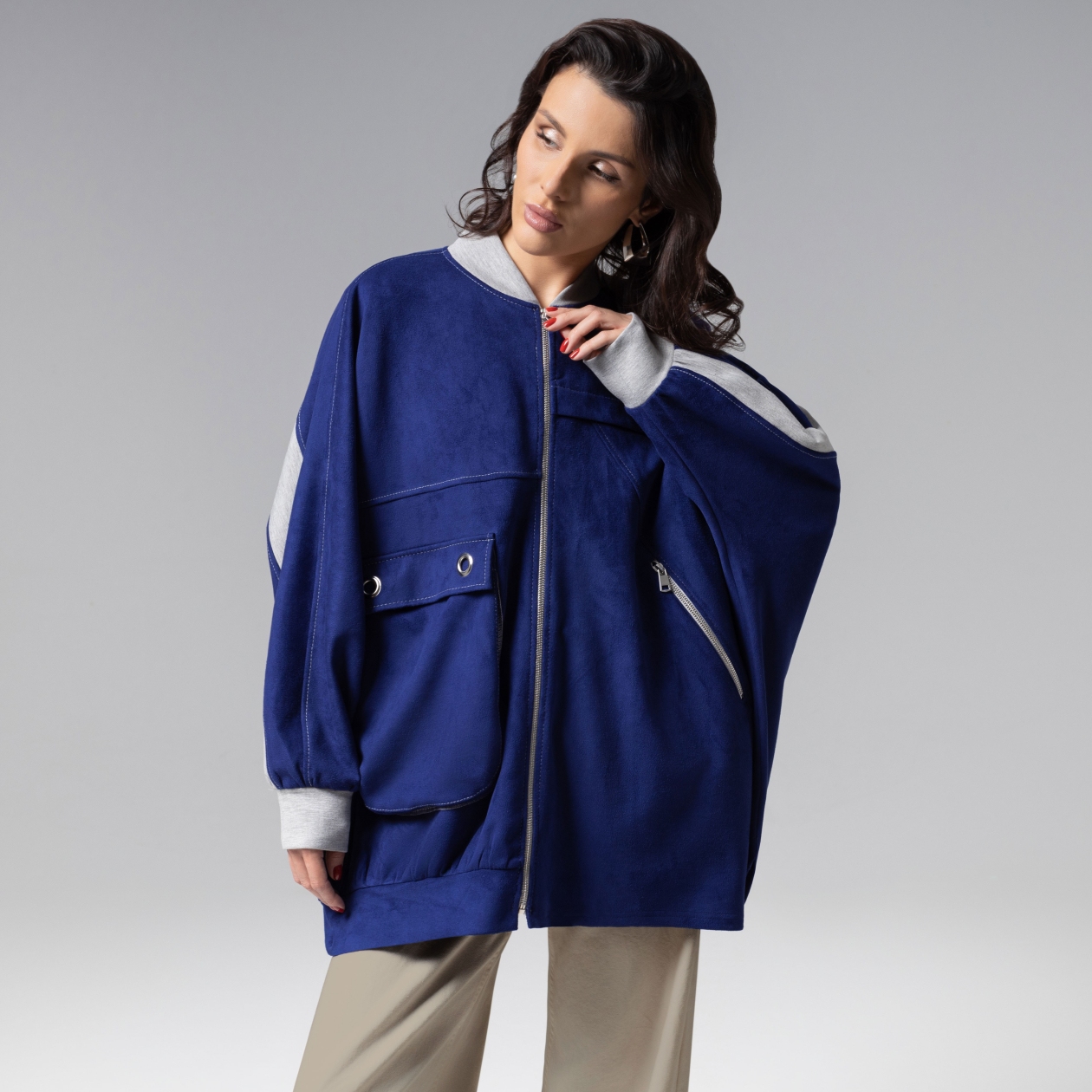 Бомбер объемного кроя с карманами, Стильное вложение (oversize, L-XL)