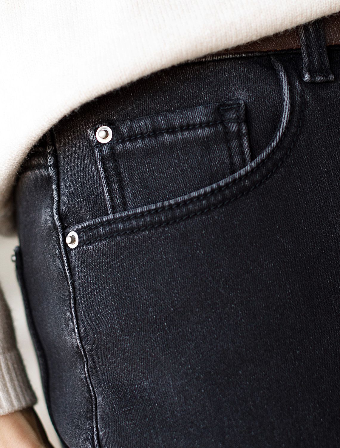 Прямые джинсы из эластичного денима на флисе D54.256 черный