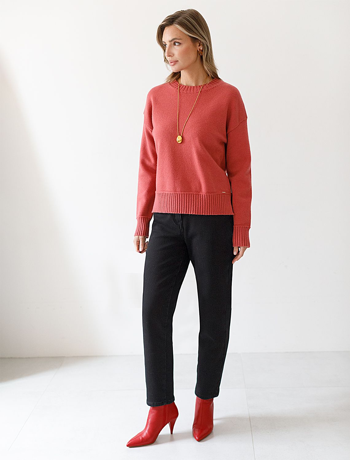 Джинсы mom-fit из эластичного денима на флисе D54.095 черный