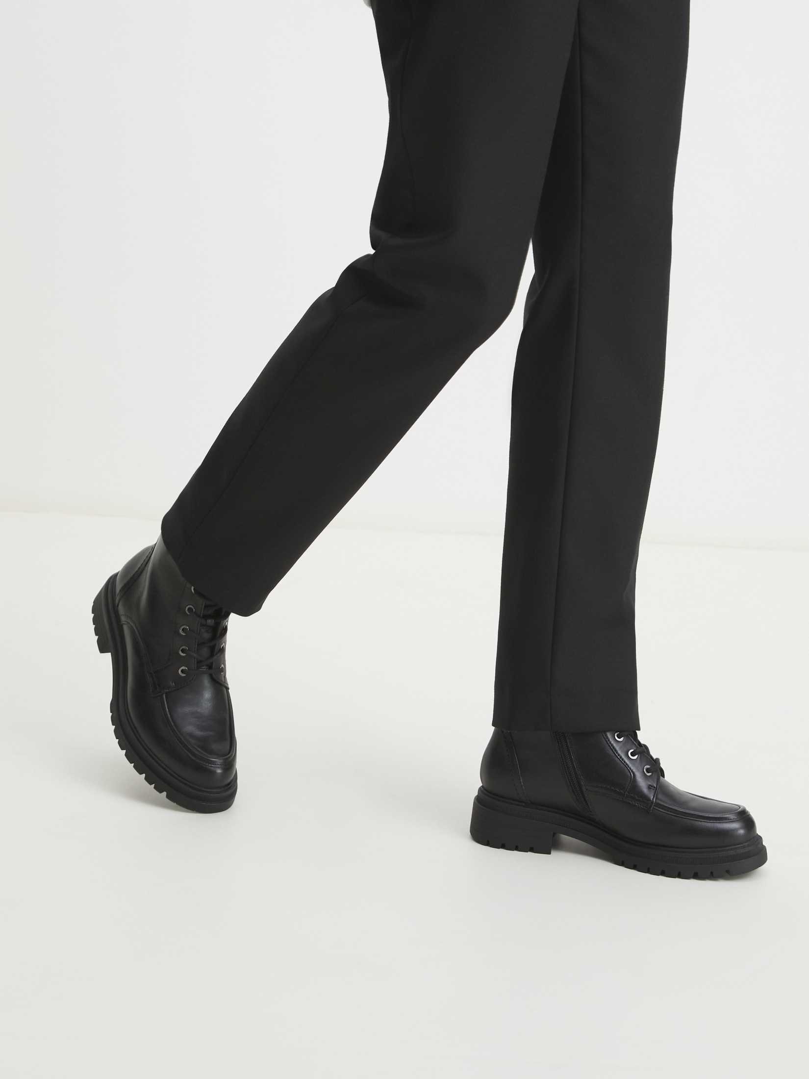 8395 р. 14990 р. Женские ботинки TAMARIS ILSE