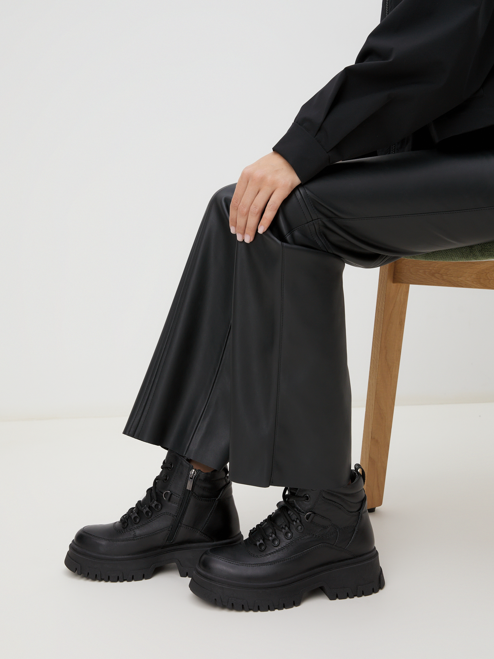 10075 р. <s>17990 р. Женские ботинки TAMARIS