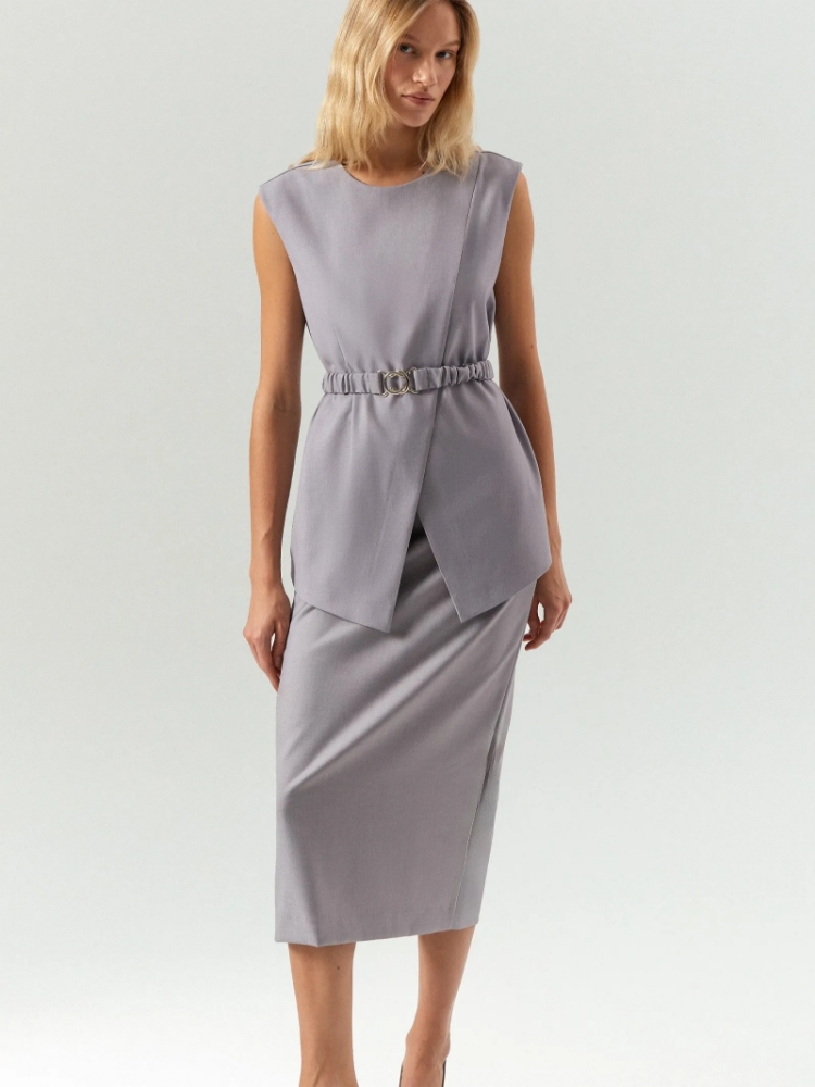 Юбка-карандаш миди ,
60% полиэстер, 37% вискоза, 3% эластан ,