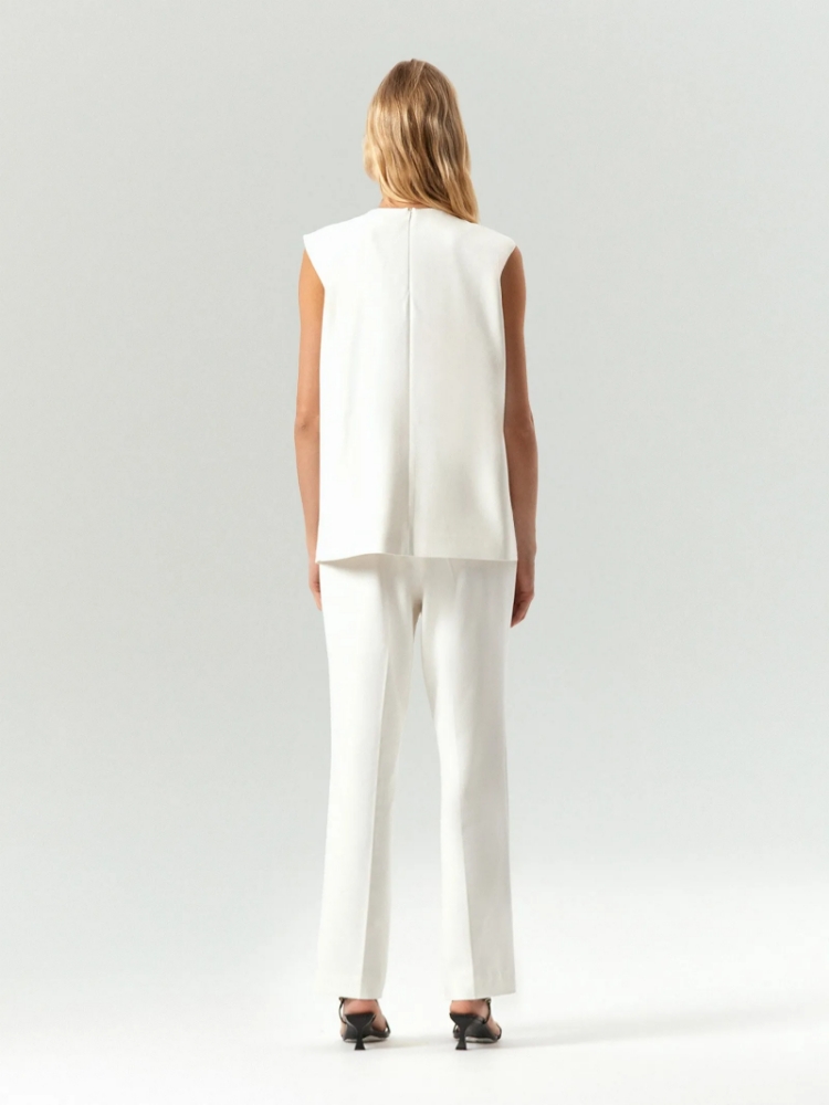 Топ из костюмной ткани с поясом ,
64% полиэстер, 31% вискоза, 5% эластан ,