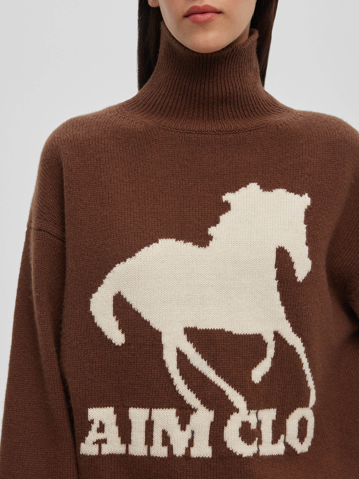 Свитер свободного кроя с интарсией лошадь, коричнево-молочный
