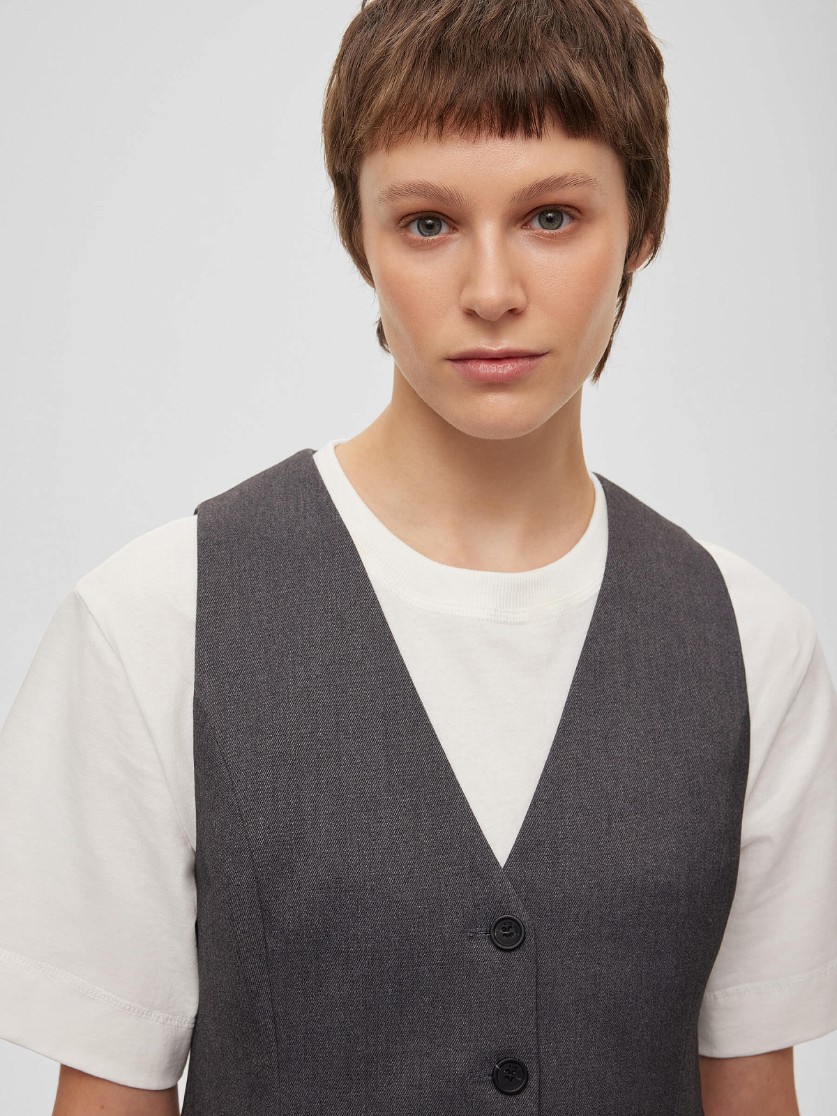 2625р4925рЖилет из костюмной ткани, серый