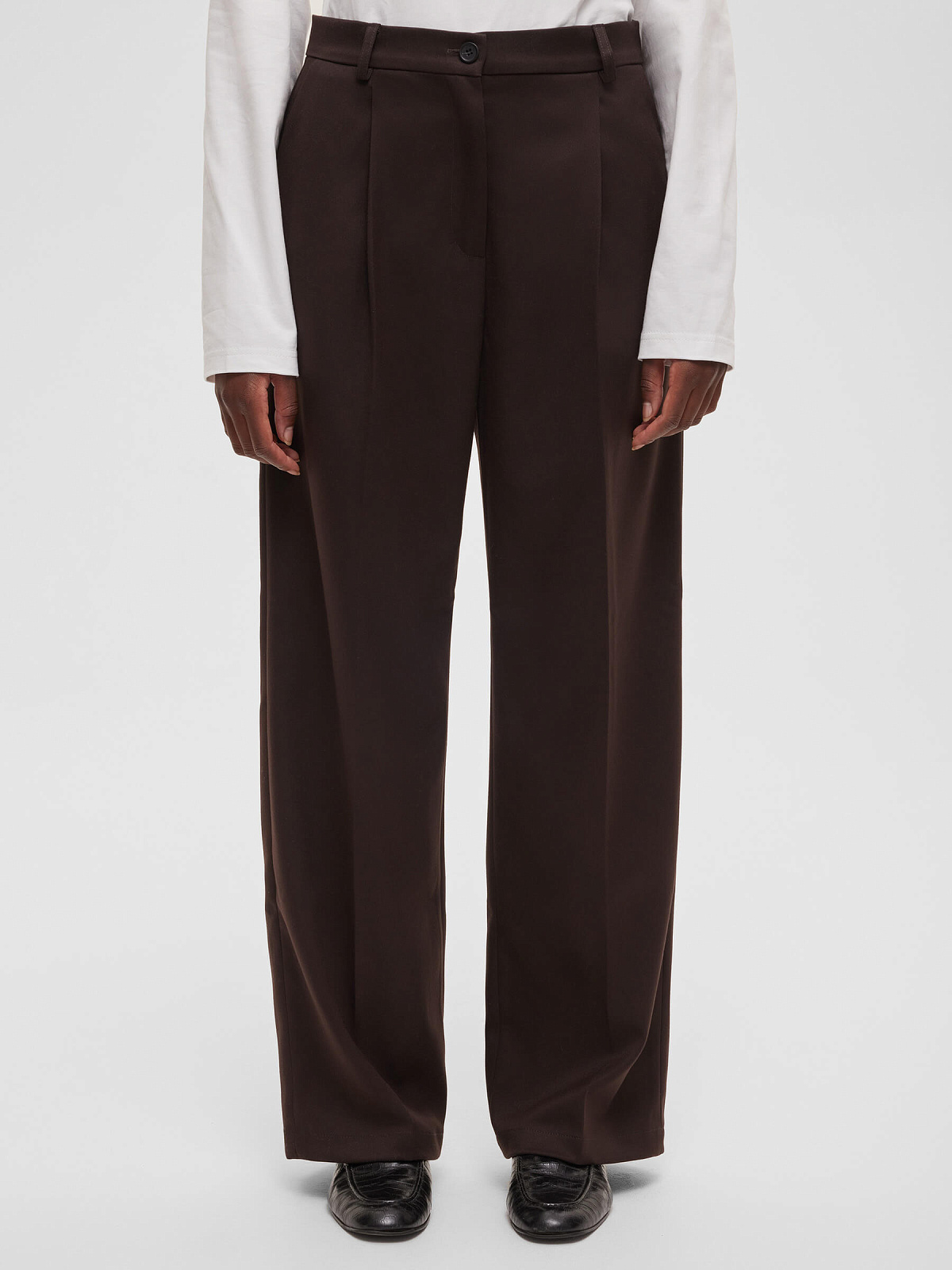 Брюки свободного кроя с защипами, коричневый