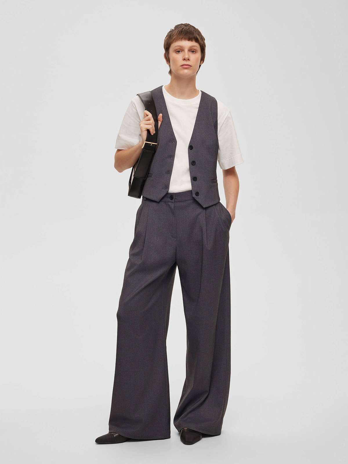 2625р4925рЖилет из костюмной ткани, серый