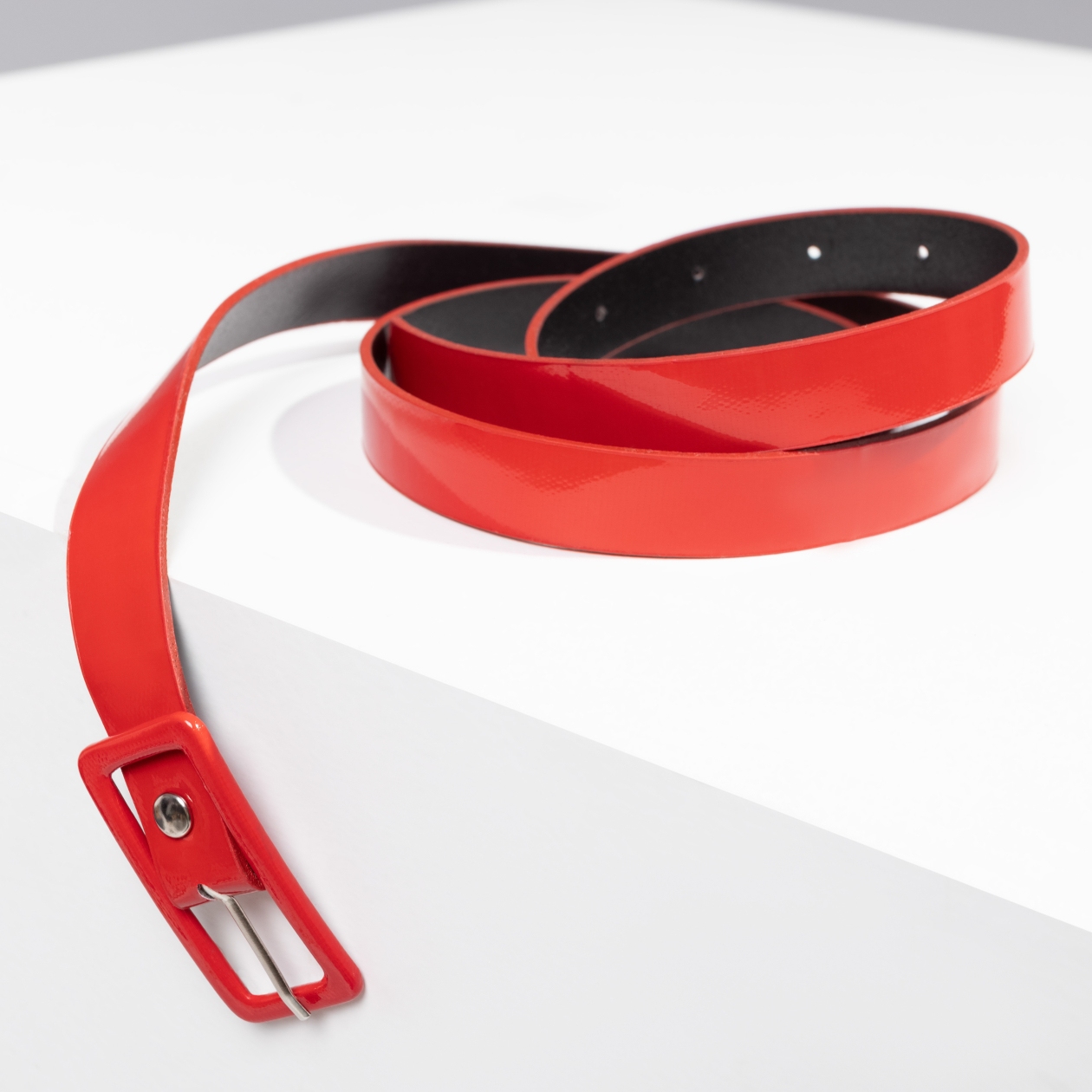 Ст.цена 190р. Ремешок глянцевый, Магический красный