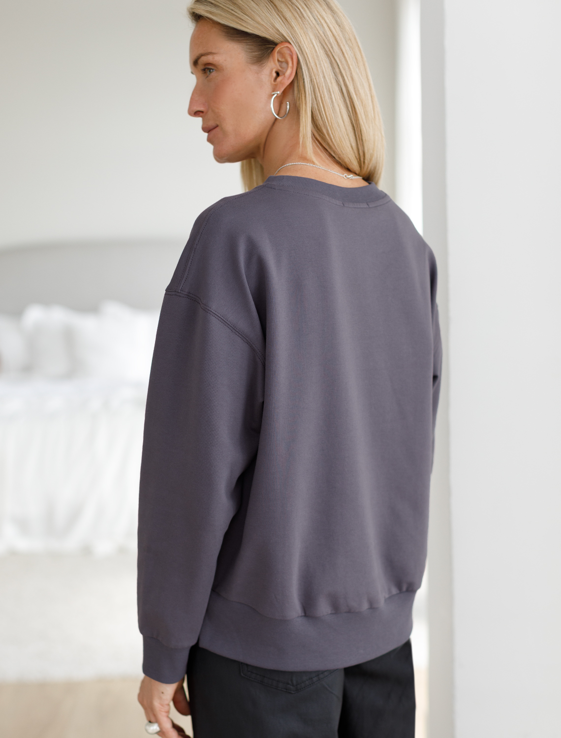 Свитшот из эластичного футера с авторским принтом